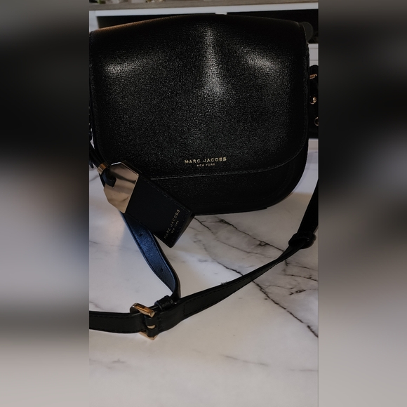 Rarely Used Marc Jacobs Crossbody with Tag - Picture 7 of 14